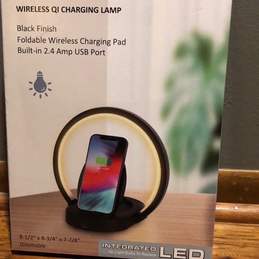 BRAND NEW WIRELESS QI CHARGING LAMP! NIB! SMOKE FREE HOME!
